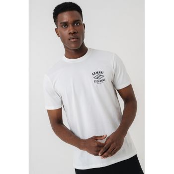 Tricou cu imprimeu logo si decolteu la baza gatului