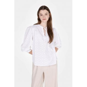 Bluza cu model geometric