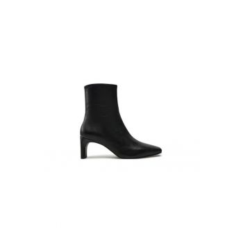 Ghete dama  304622731 - Piele naturala - 41 EU - Negru