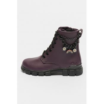 Ghete din piele Evyn Charm