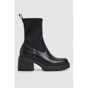 Cizme slip-on de piele cu toc masiv