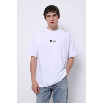 Tricou cu text discret