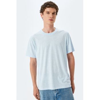 Tricou uni cu decolteu la baza gatului