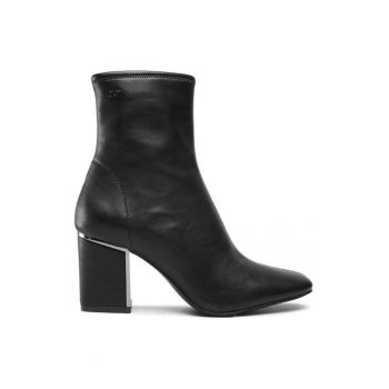 Ghete dama  300821480 - Piele ecologica - 36 EU - Negru