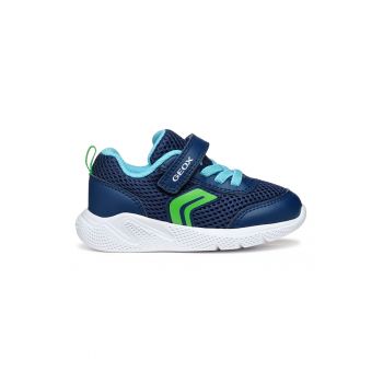 Pantofi sport cu velcro si insertii din plasa