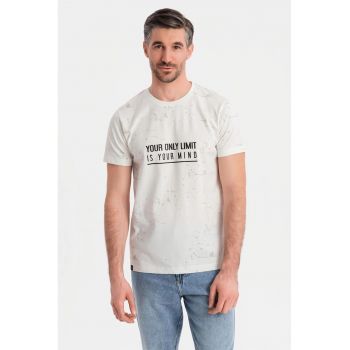 Tricou cu imprimeu si decolteu la baza gatului