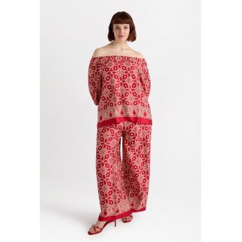 Bluza cu decolteu pe umeri si model oriental