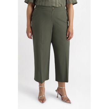Pantaloni capri cu model uni