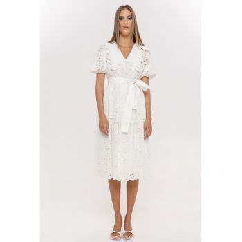 Rochie din dantela cu maneci bufante