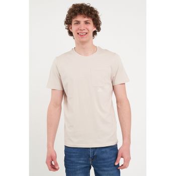 Tricou cu decolteu la baza gatului si buzunar pe piept