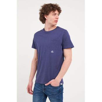 Tricou cu decolteu la baza gatului si buzunar pe piept
