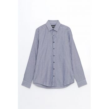 Camasa regular fit cu model in dungi
