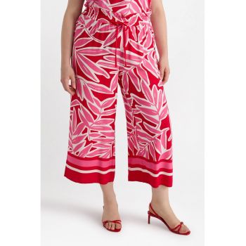 Pantaloni cu croiala ampla si snur