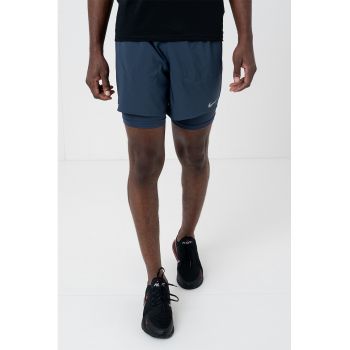 Pantaloni scurti cu buzunare laterale si tehnologie Dri-Fit - pentru alergare Stride