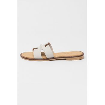 Papuci de piele