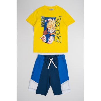 Set de tricou cu imprimeu si pantaloni scurti cu model uni - 2 piese