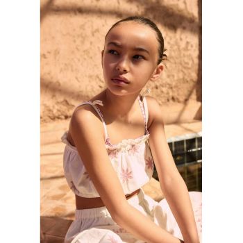 Top crop cu broderii florale