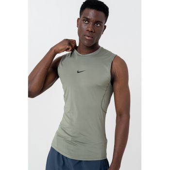 Top cu tehnologie Dri-Fit - pentru fitness