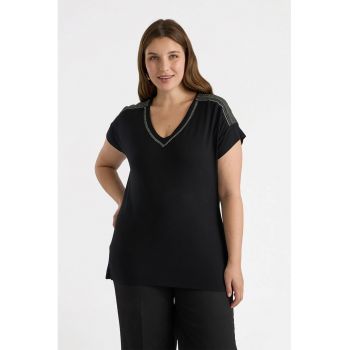 Tricou cu decolteu in V si model uni