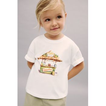 Tricou cu decolteu la baza gatului si imprimeu grafic si text