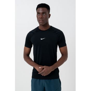 Tricou slim-fit cu tehnologie Dri-FIT - pentru fitness