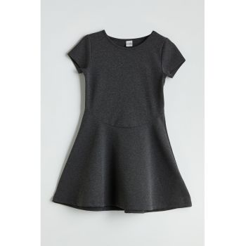 Rochie cu croiala in A si maneci scurte