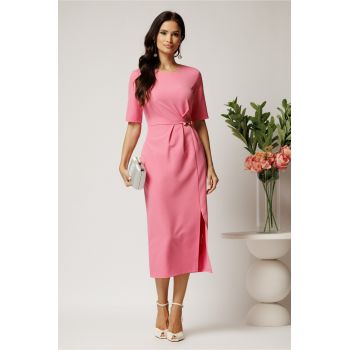 Rochie midi roz din stofa conica cu accesoriu si pliuri pe talie