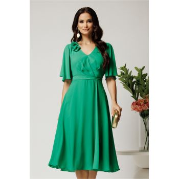 Rochie midi verde din voal in clos cu flori la decolteu
