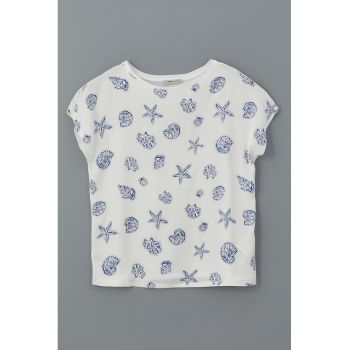 Tricou cu decolteu la baza gatului si model grafic