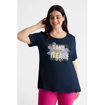 Tricou cu imprimeu grafic si decolteu la baza gatului