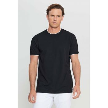 Tricou slim-fit cu detalii contratastante