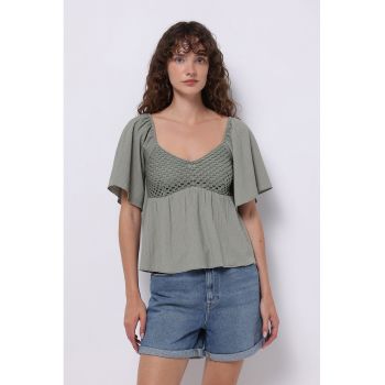 Bluza cu perforatii