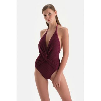 Costum de baie intreg cu detaliu rasucit