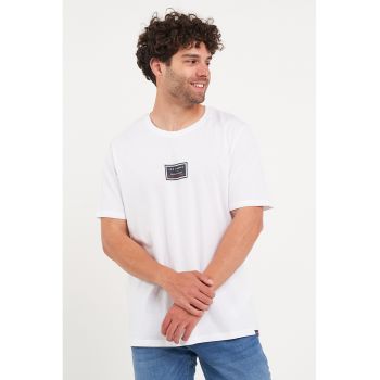 Tricou cu decolteu la baza gatului si detaliu cu imprimeu