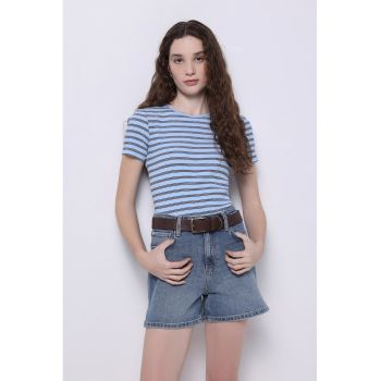 Tricou cu decolteu la baza gatului si dungi