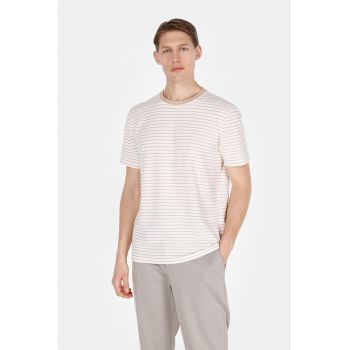 Tricou cu decolteu la baza gatului si model in dungi
