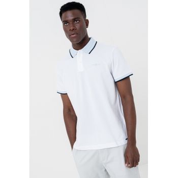 Tricou polo cu detalii contrastante