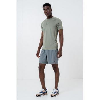 Tricou slim-fit cu tehnologie Dri-FIT - pentru fitness
