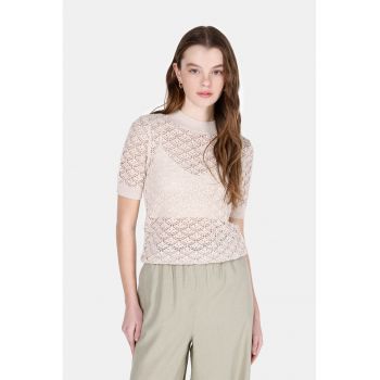 Tricou tricotat cu perforatii
