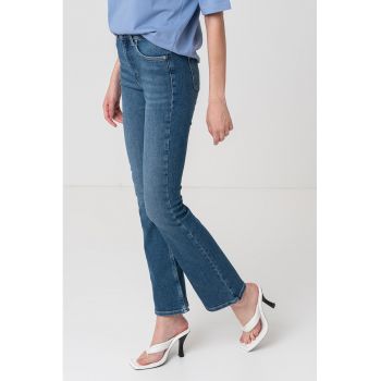 Blugi bootcut cu talie inalta