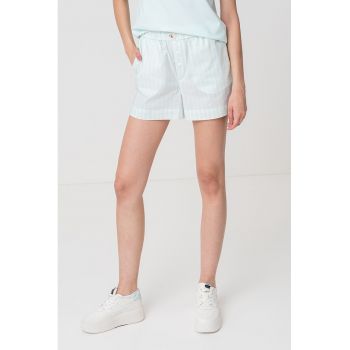 Pantaloni scurti cu talie inalta