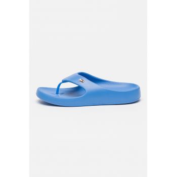 Papuci flip-flop cu detaliu logo