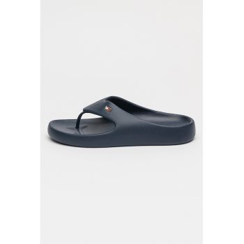 Papuci flip-flop cu detaliu logo