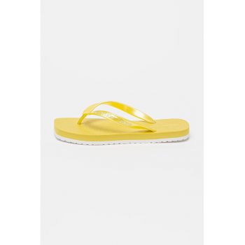 Papuci flip-flop cu logo in relief si varf patrat
