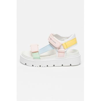 Sandale cu inchidere velcro si talpa flatform