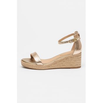 Sandale cu talpa wedge si aspect metalizat