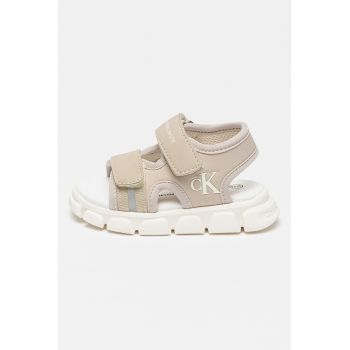 Sandale din material textil cu inchidere velcro