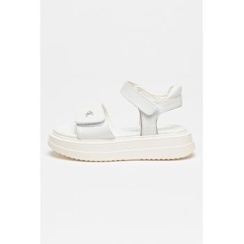 Sandale din piele ecologica cu inchidere velcro si platforma