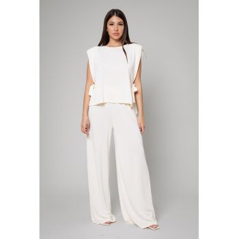Set de top cu prindere laterala si pantaloni