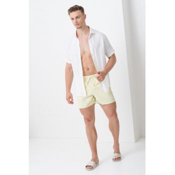 Pantaloni scurti de baie cu snur de ajustare si detaliu logo